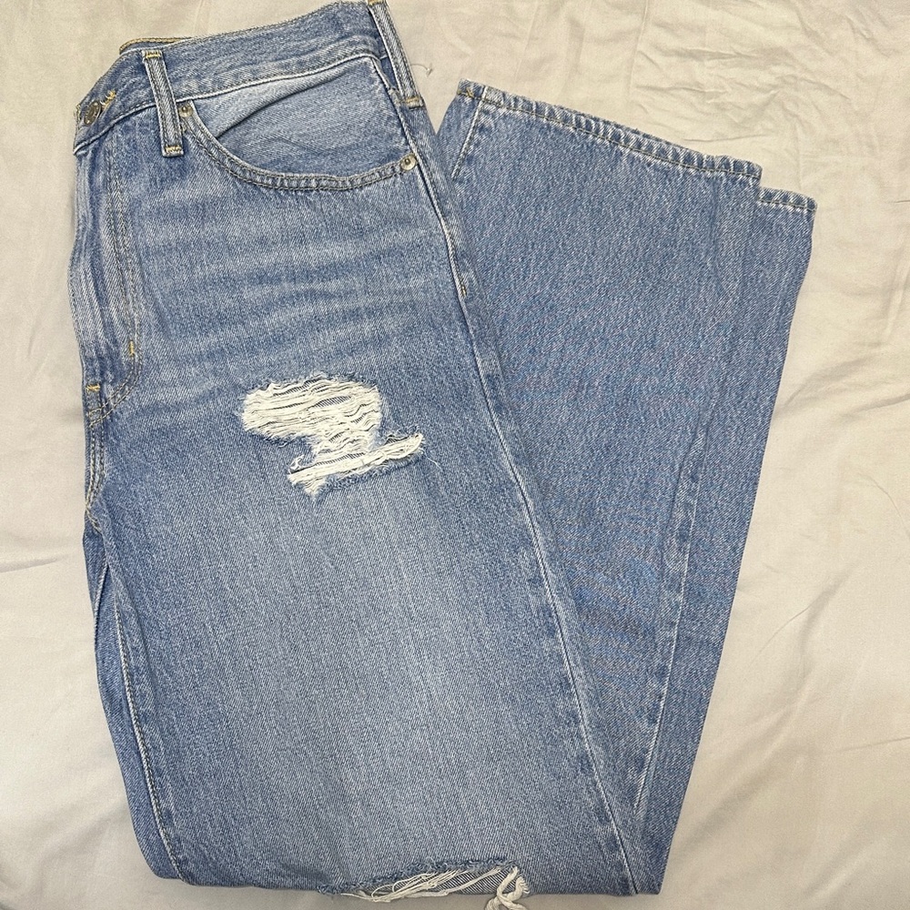 Levi’s Light Blue Distressed Jeans